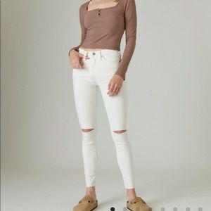 4/27 Long white Lucky Brand Jeans